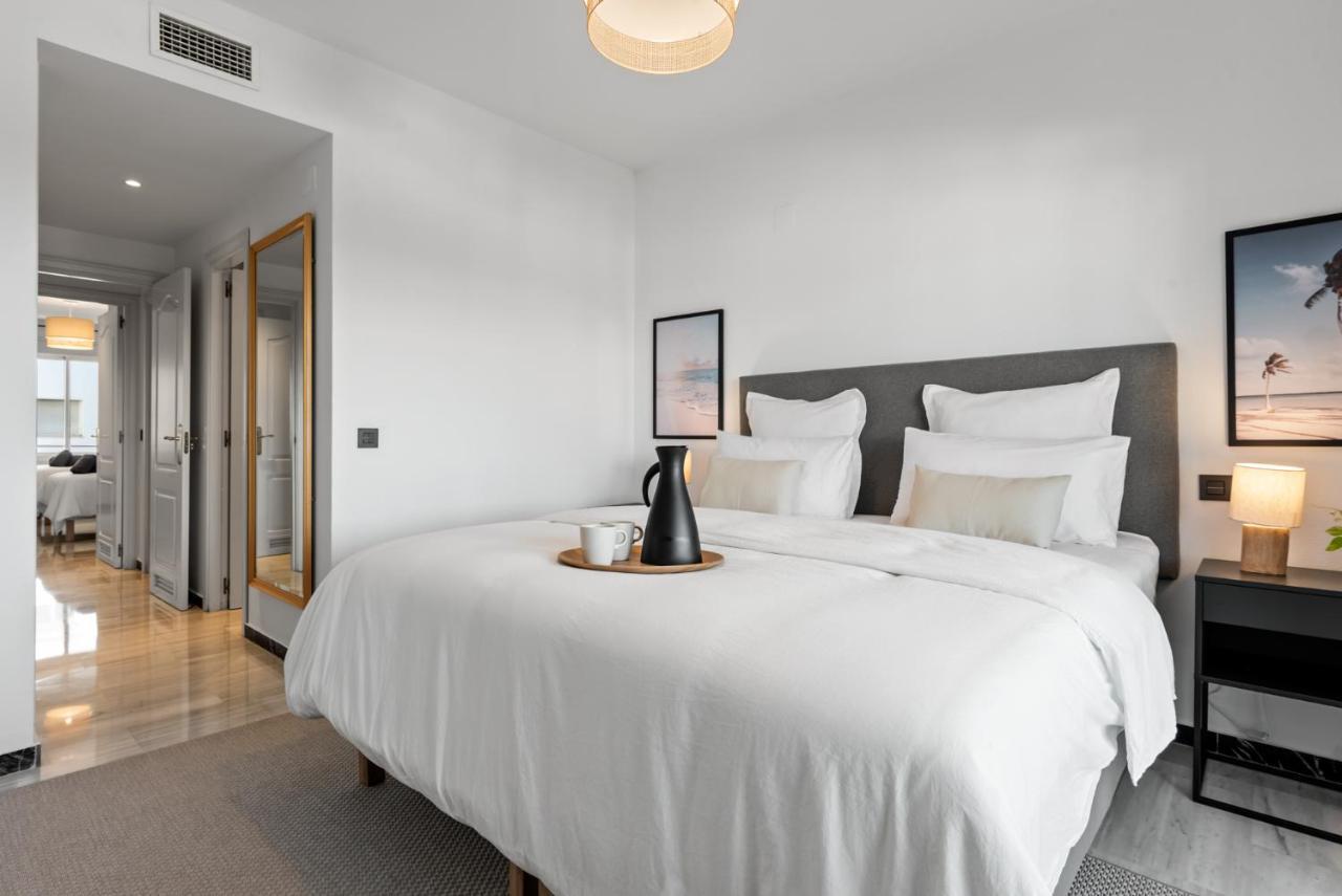 Modern Apartment - 2 Bedrooms, Beachside - Puerto Banus Marbella Exteriér fotografie