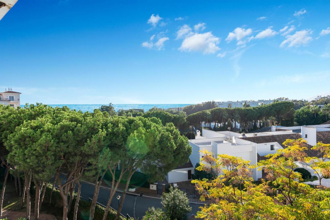 Modern Apartment - 2 Bedrooms, Beachside - Puerto Banus Marbella Exteriér fotografie