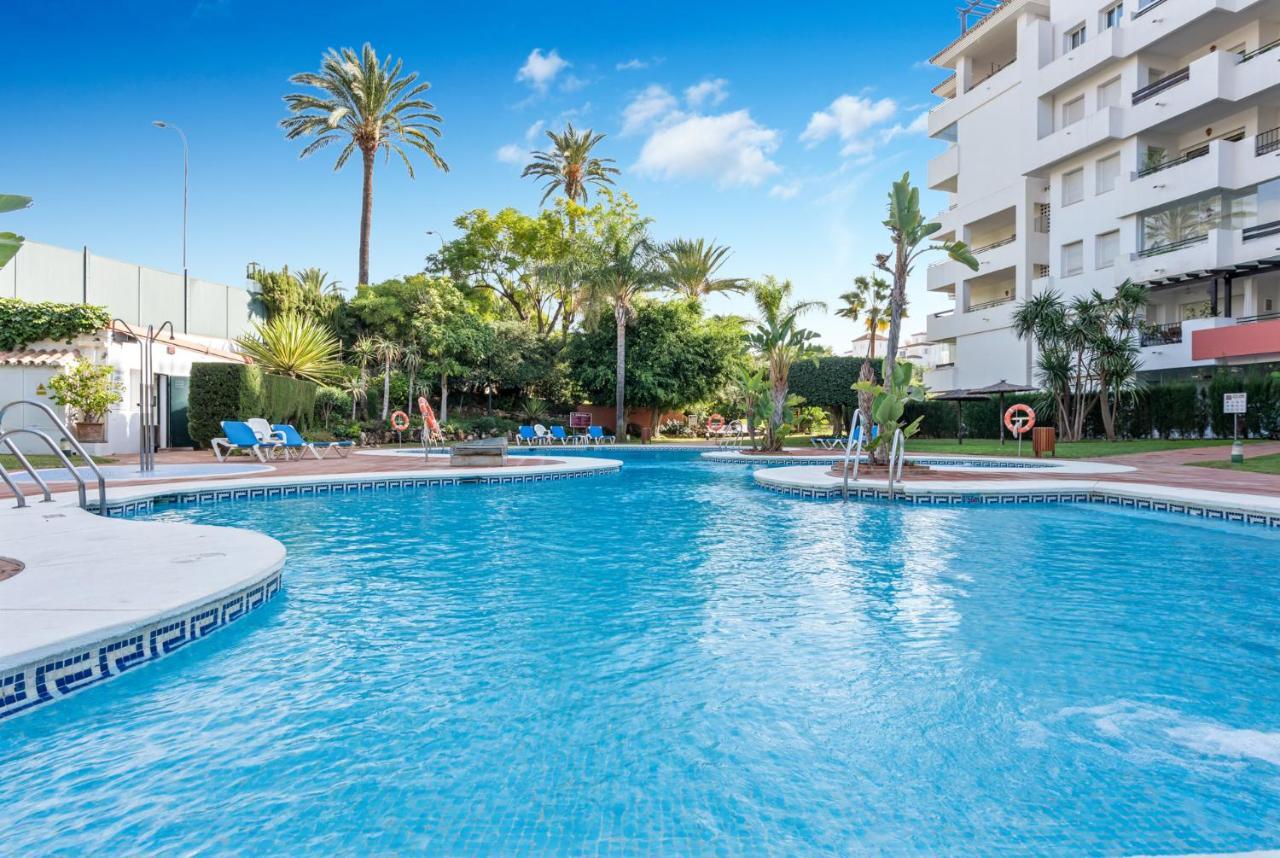Modern Apartment - 2 Bedrooms, Beachside - Puerto Banus Marbella Exteriér fotografie