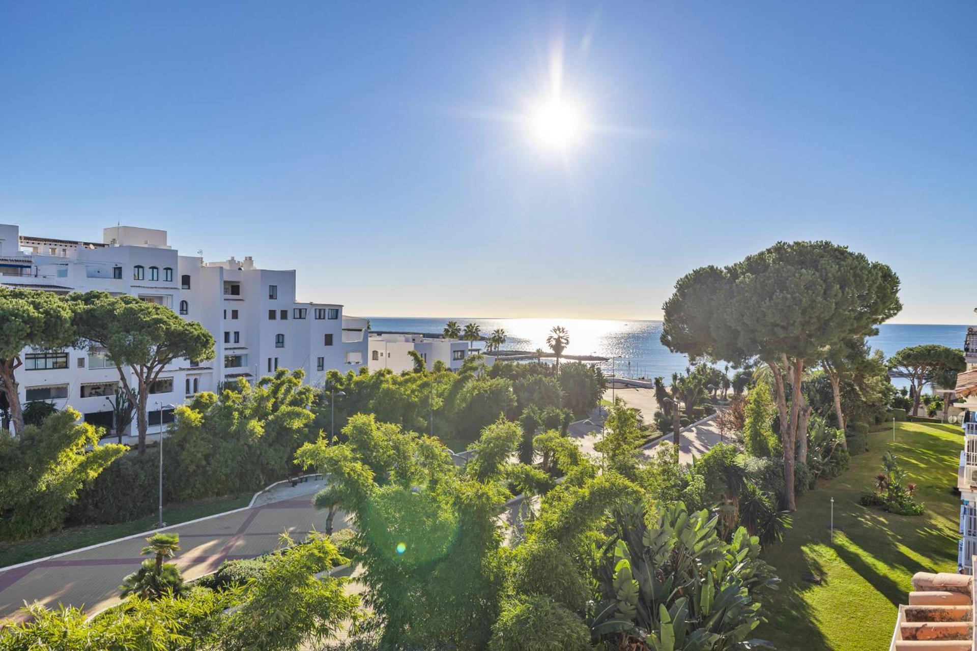 Modern Apartment - 2 Bedrooms, Beachside - Puerto Banus Marbella Exteriér fotografie